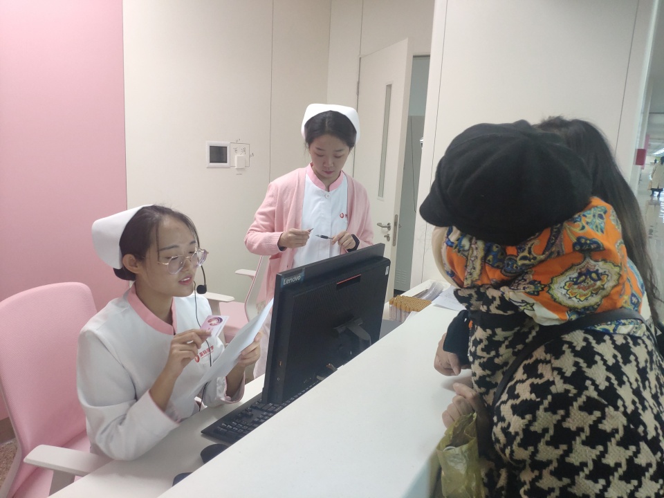 【一點資訊】健康陜西報道—公益在路上，西安國際醫(yī)學(xué)中心醫(yī)院腫瘤免費篩查行動溫暖人心