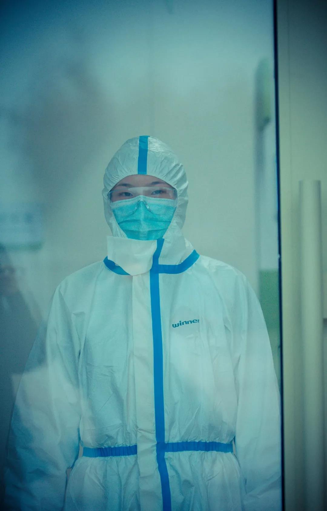 中新社陜西-——“媽，不能和您一起過年，我報(bào)名去武漢！”