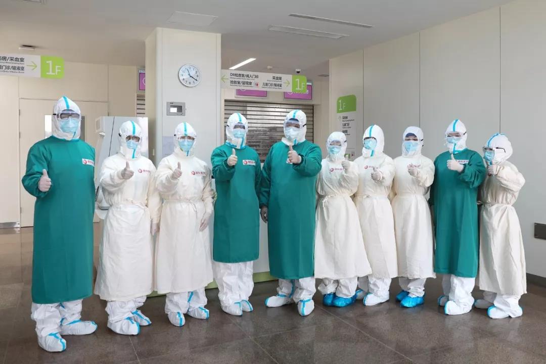 今日頭條——大年三十，一位護(hù)士對媽媽說她要去武漢