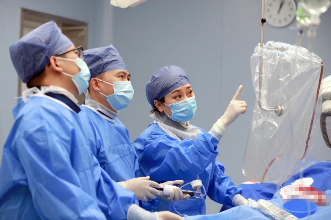 60分鐘打通“心路”！小伙子沖進診室，激動地說：我可找到你了！