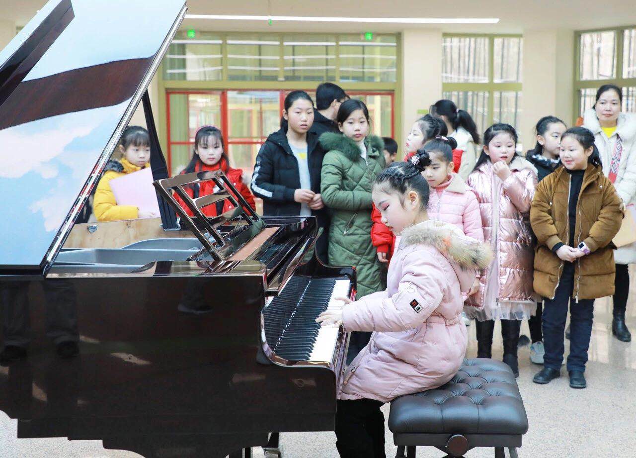 暖心！“小演奏家”走進(jìn)西安國際醫(yī)學(xué)中心醫(yī)院——“寒假健康教育公益行”研學(xué)活動(dòng)之二