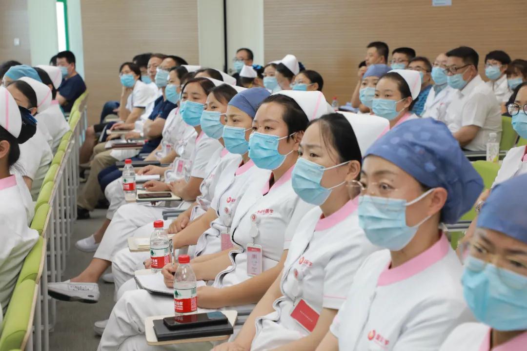 軍醫(yī)大咖齊聚一堂，共敘國(guó)際醫(yī)學(xué)創(chuàng)新發(fā)展