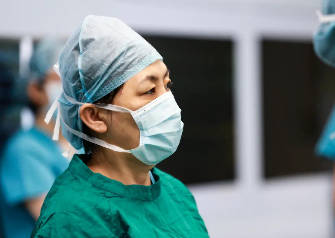 央視頻——新一代達芬奇手術機器人在國際醫(yī)學輔助婦科微創(chuàng)手術獲成功