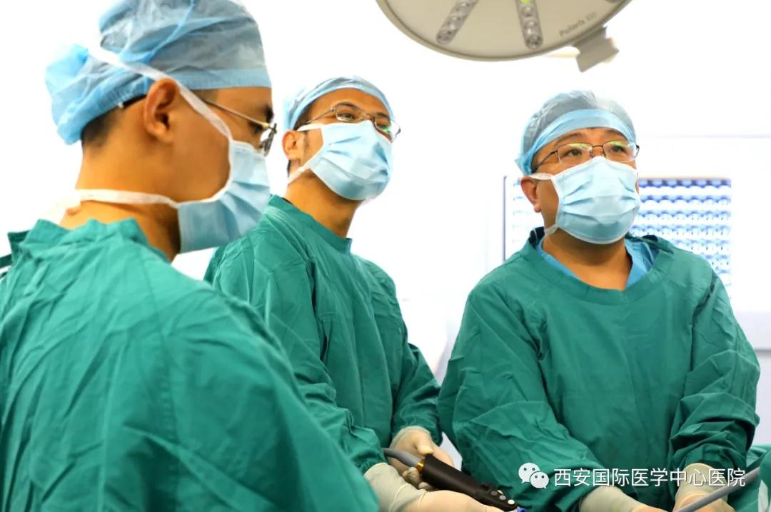 19年了，手上“汗流成河”！兩個小切口就治好這個“怪病”