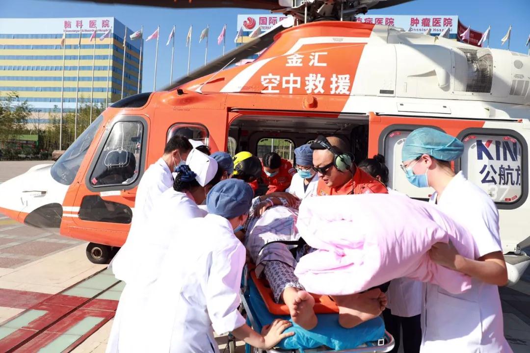 陜西網(wǎng)—生命續(xù)航，分秒必爭！  西安國際醫(yī)學中心醫(yī)院緊急救助一名跨省“飛”來的重癥患者
