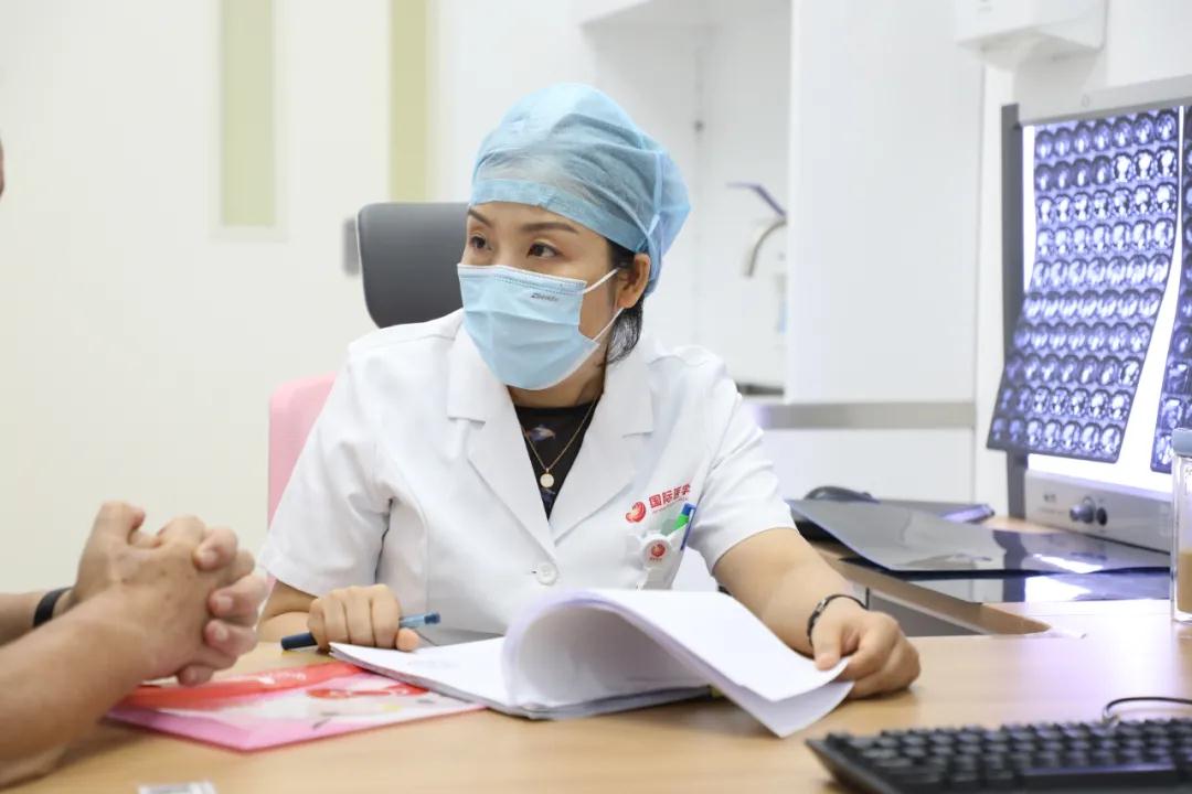 健康時報—有你在 我便心安——記西安國際醫(yī)學(xué)中心醫(yī)院腫瘤醫(yī)院副院長薛妍