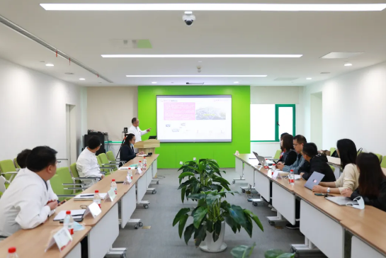 阿里健康頻道運營部余澤偉總經(jīng)理一行到訪西安國際醫(yī)學中心醫(yī)院