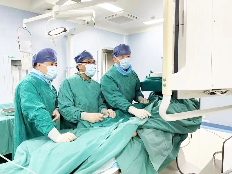 胸悶、腹脹、乏力……患者突發(fā)布加綜合征 介入治療把命救