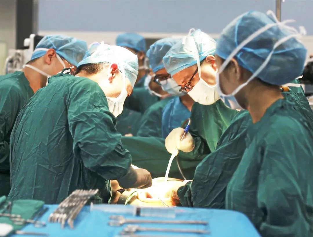 60歲女性，腹圍持續(xù)增大似懷孕10月，原因究竟為何？