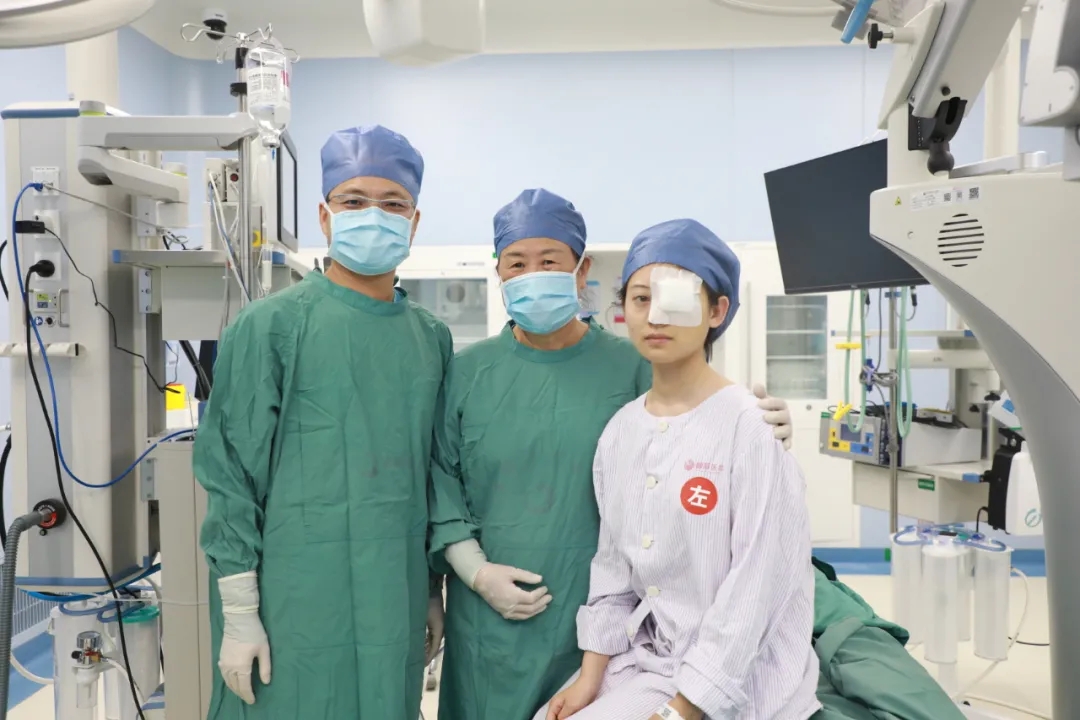 暑期摘鏡潮！18歲女孩開啟“無鏡”人生