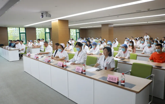 安全用械 守護健康——我院舉辦首屆“急救、生命支持類設(shè)備安全使用月”活動