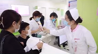 我為群眾辦實(shí)事—眼科專(zhuān)家聯(lián)合義診助力近視防控