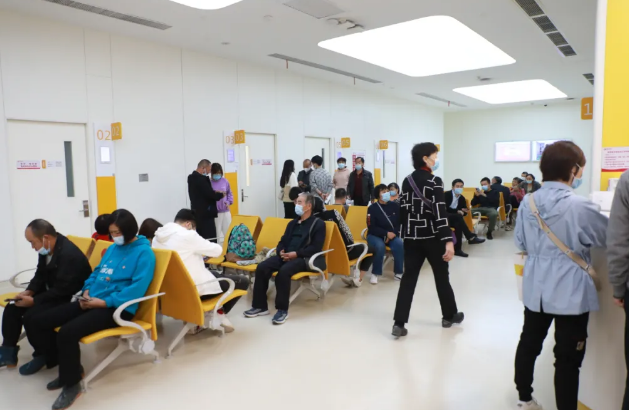 專家提醒：暴飲暴食容易誘發(fā)急性胰腺炎等疾?。?>
				             </a>
                <div   id=