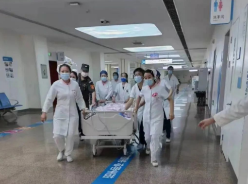 “999”急救集結(jié)號響起！他們與時間賽跑......