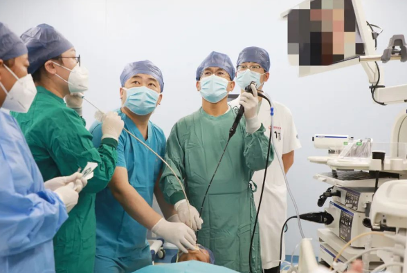 “氣”懸一線！多學(xué)科聯(lián)手為僅有30公斤的她撐起呼吸通道