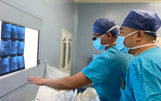 這，就是醫(yī)護人員的“硬核”擔當！