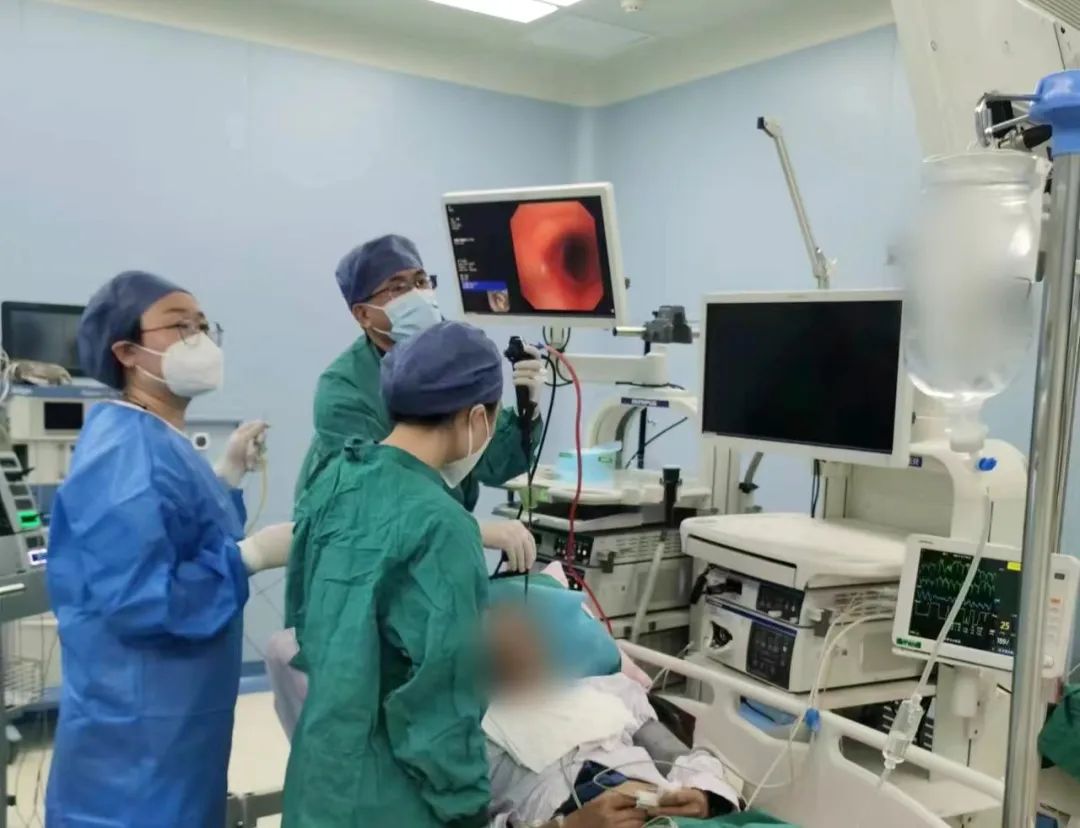 年過七旬的他，氣管被堵90%！危急時刻......