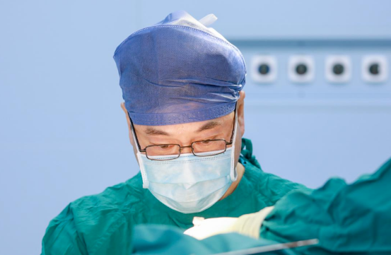 7歲遭遇油罐爆炸！單親媽媽“浴火重生”擺脫“異類”標簽