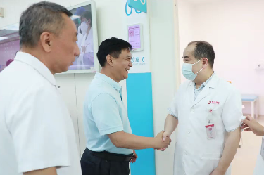 西北大學(xué)王亞杰書(shū)記一行來(lái)我院開(kāi)展教師節(jié)慰問(wèn)活動(dòng)