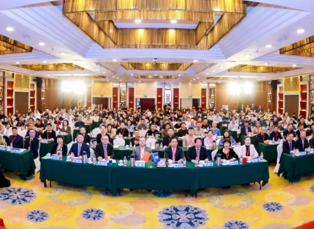 袁清霞當(dāng)選中國非公立醫(yī)療機構(gòu)協(xié)會重癥醫(yī)學(xué)專委會副主任委員