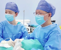 她為什么跨越千里來到這里？