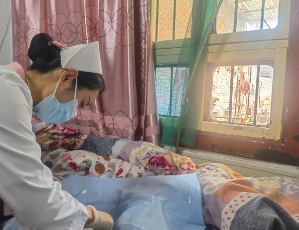 護(hù)理到家，愛不掉線—— “互聯(lián)網(wǎng)+護(hù)理上門”服務(wù)打造24小時(shí)溫馨守護(hù)！