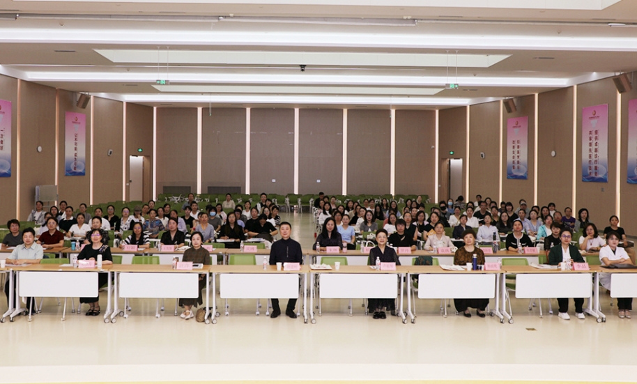 我院召開“沙盤游戲治療技術(shù)在兒童心理行為疾病中的應用”培訓 